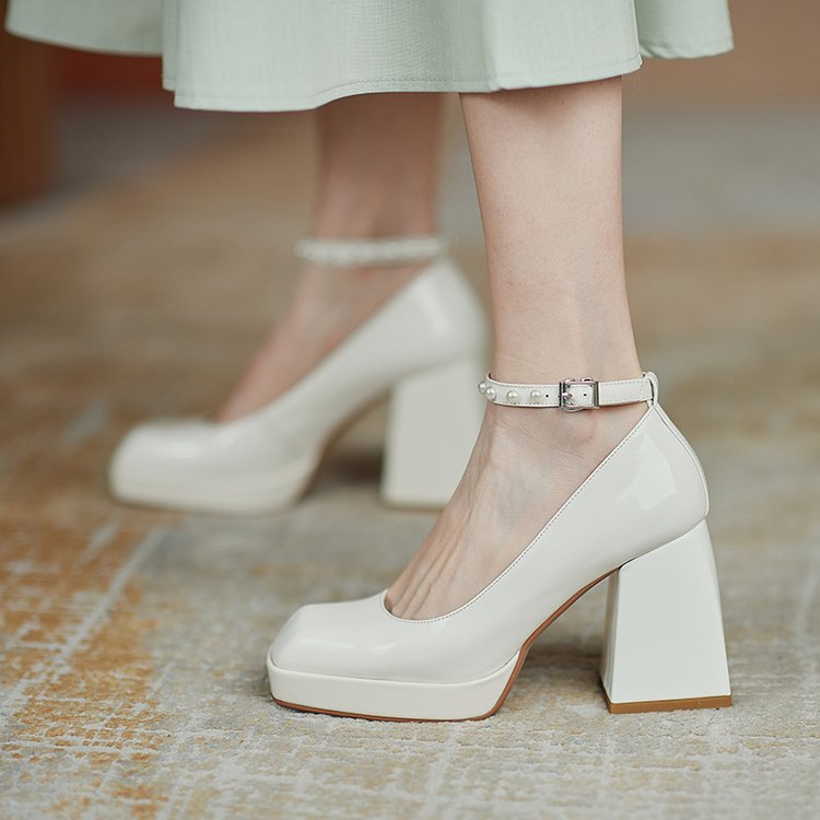 Eleganckie czółenka na klockowym obcasie Lidia Sek High Heels