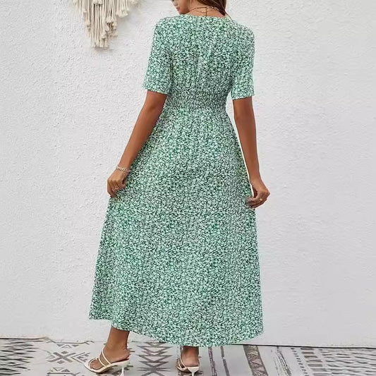 Elegancka sukienka z rozcięciem w serek od Lidia Sek