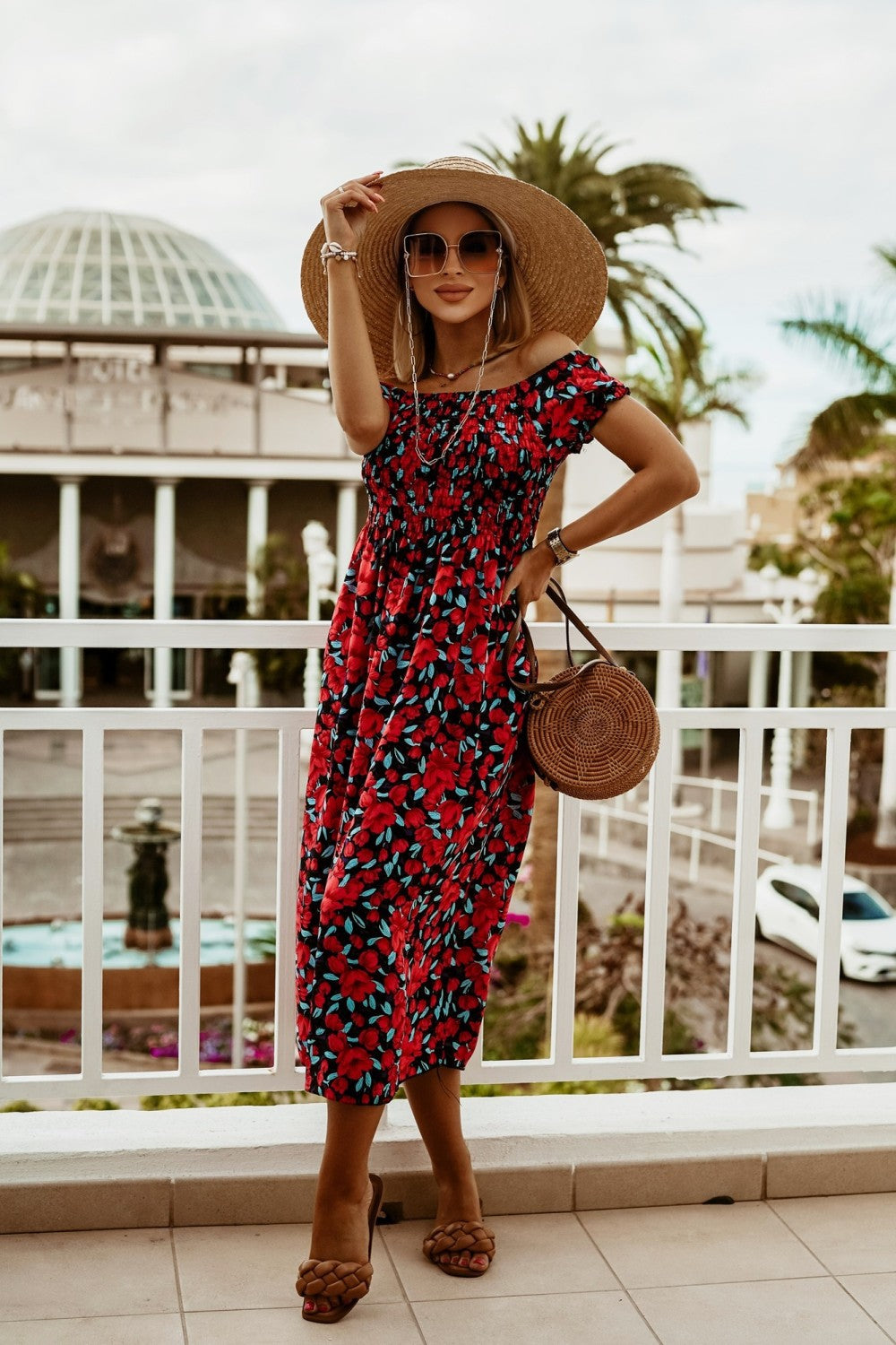 Sukienka boho Lidia Sek z odkrytymi ramionami i nadrukiem na lato