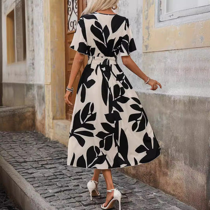 Elegancka sukienka z nadrukiem na krzyż Lidia Sek