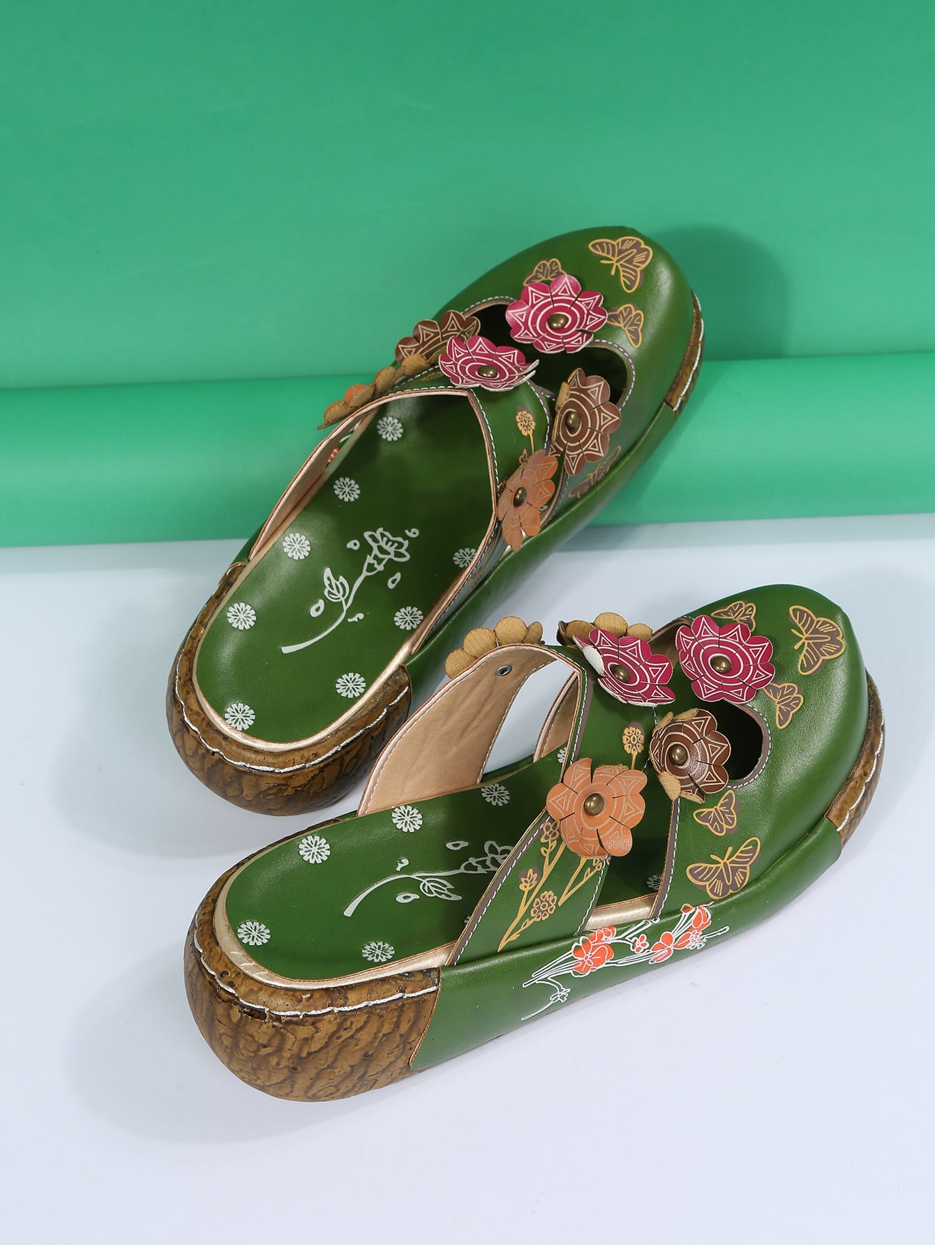 Sandały Lidia Sek z okrągłym noskiem w stylu boho floral