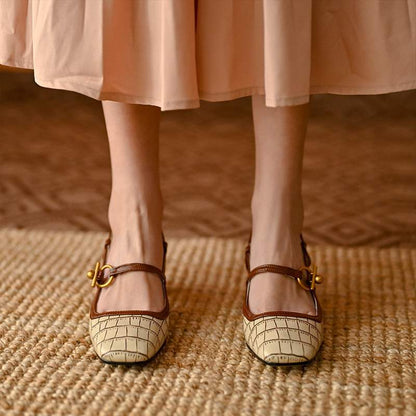 Eleganckie, kwadratowe obcasy typu Mary Jane marki Lidia Sek