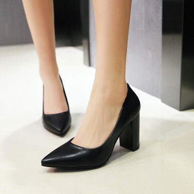 Eleganckie czółenka na klockowym obcasie Lidia Sek High Heels