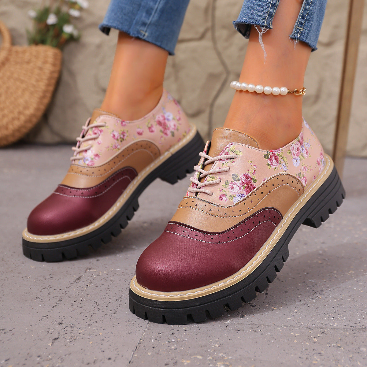 Eleganckie, kwiatowe buty codzienne Lidia Sek w dużych rozmiarach