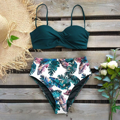 Bikini z wysokim stanem w kwiaty marki Lidia Sek
