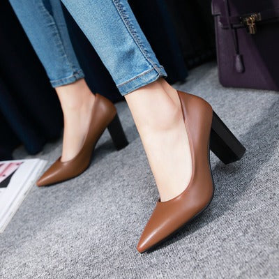 Eleganckie czółenka na klockowym obcasie Lidia Sek High Heels