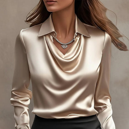 Elegancki top z satyny z kołnierzykiem typu swing od Lidia Sek