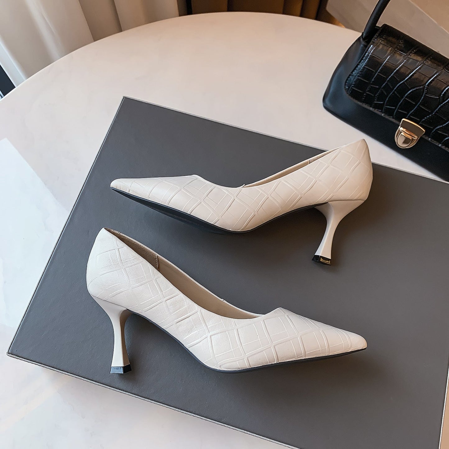 Eleganckie szpilki z owczej skóry od Lidia Sek