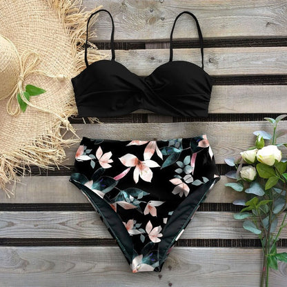 Bikini z wysokim stanem w kwiaty marki Lidia Sek