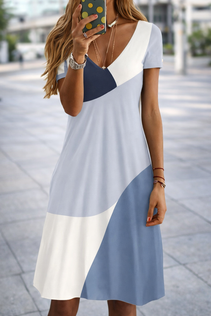 Elegancka sukienka plus size z dekoltem w serek od Lidia Sek