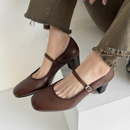 Retro Mary Jane Heels by Lidia Sek