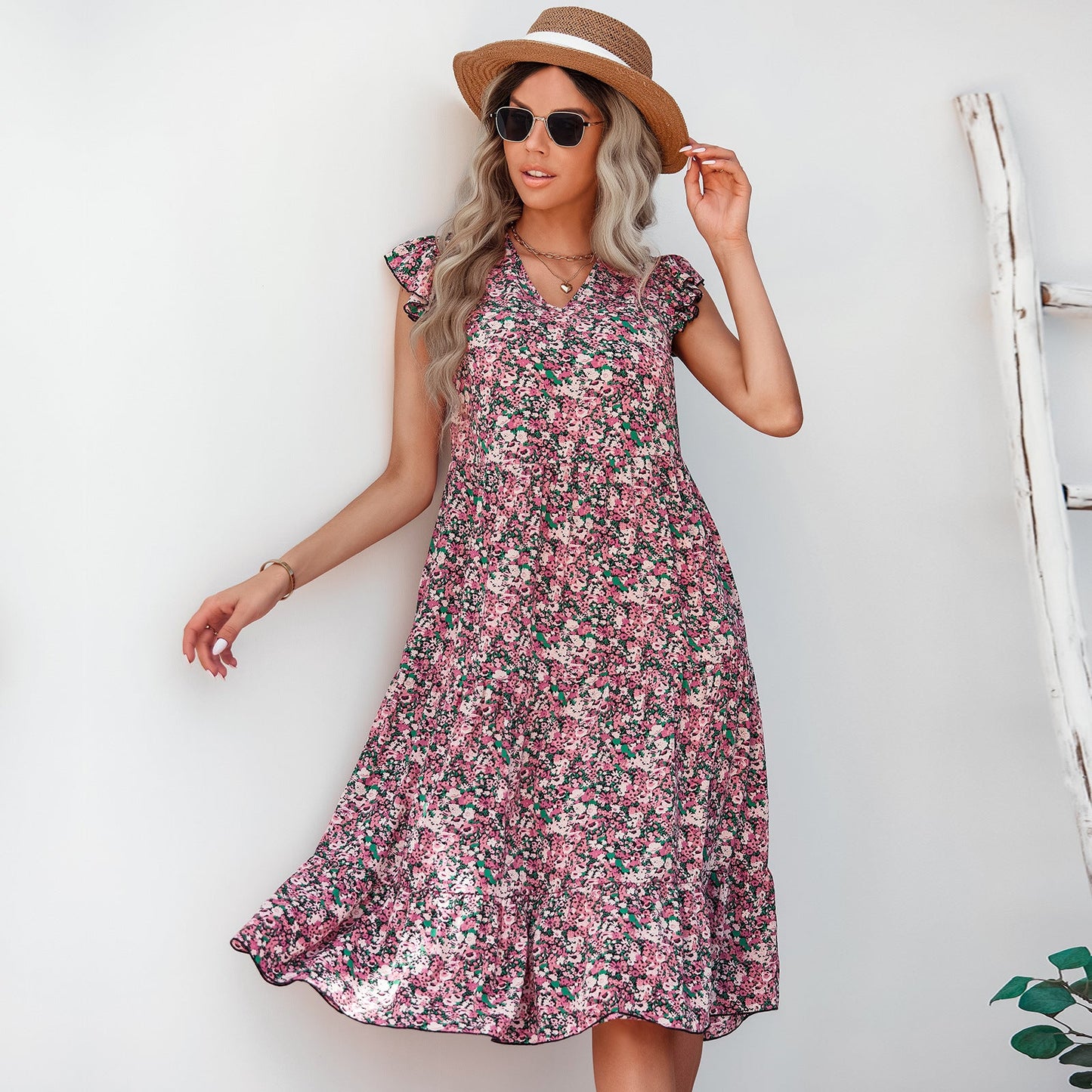 Elegancka sukienka midi z kwiatowym wzorem od Lidia Sek