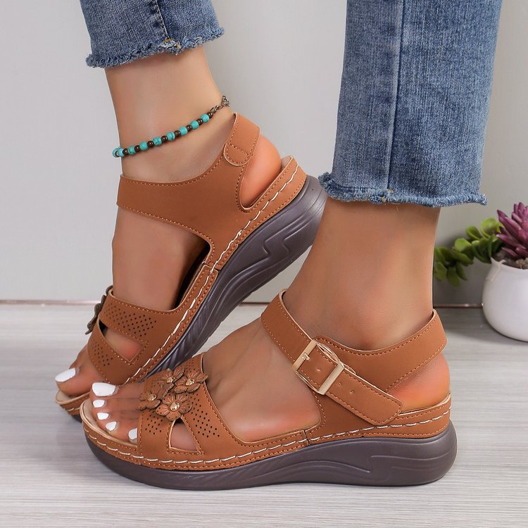 Sandały na koturnie Floral Comfort marki Lidia Sek