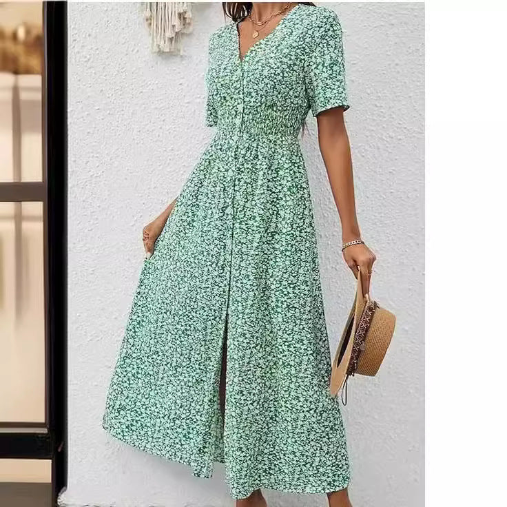 Elegancka sukienka z rozcięciem w serek od Lidia Sek