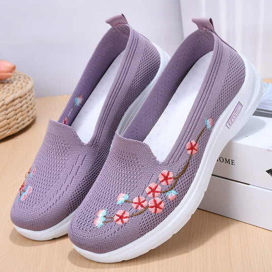 Breathable Embroidered Pumps by Lidia Sek