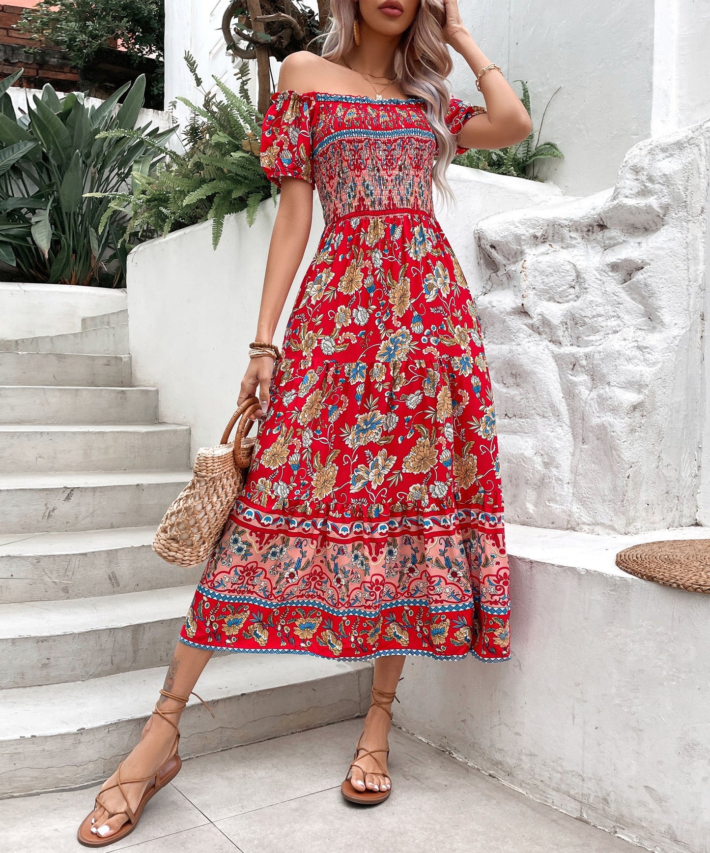 Sukienka midi Lidia Sek z odkrytymi ramionami i kwiatowym wzorem w stylu boho