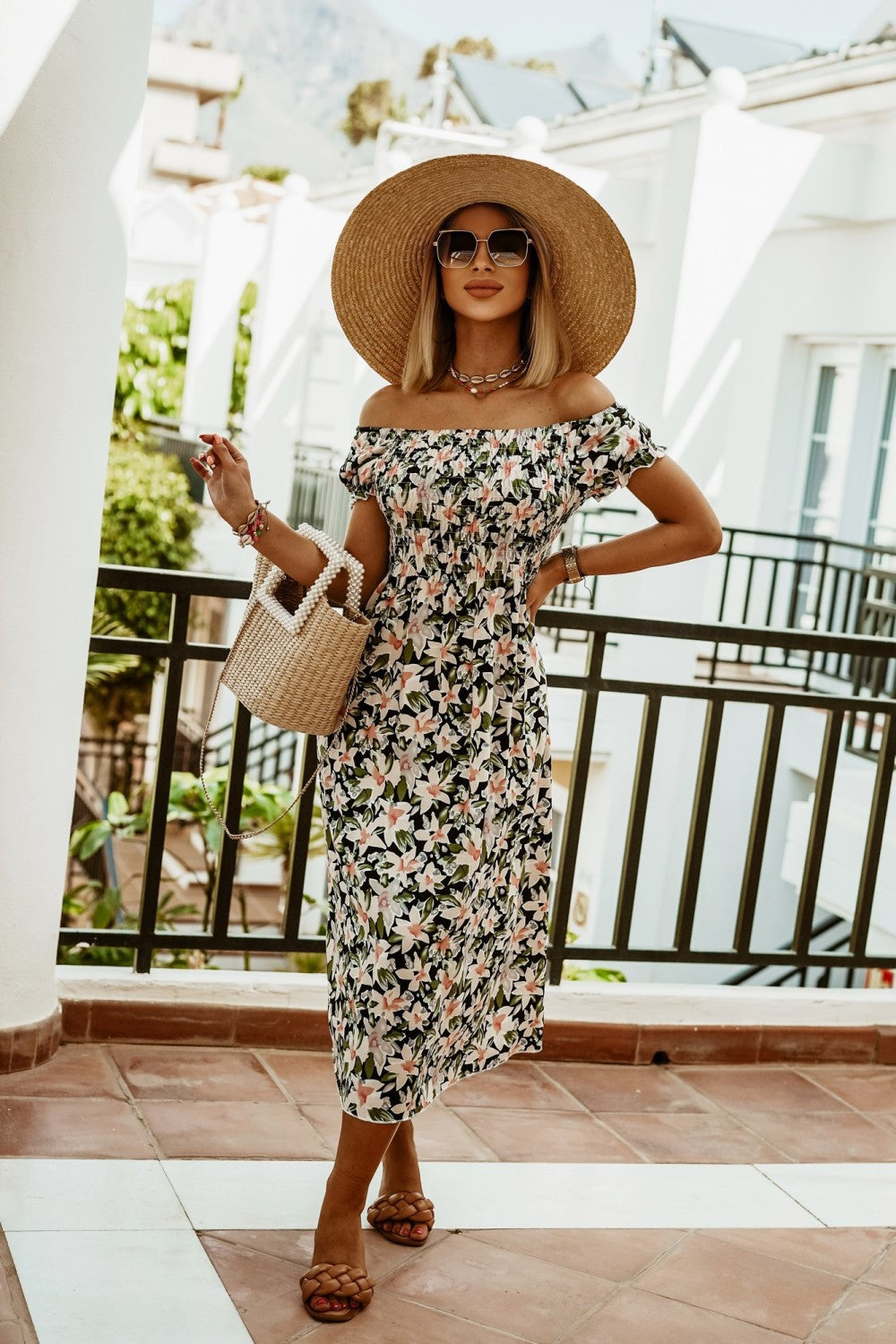 Sukienka boho Lidia Sek z odkrytymi ramionami i nadrukiem na lato