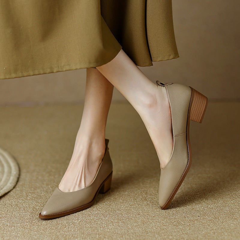 Eleganckie niskie buty z owczej skóry od Lidia Sek