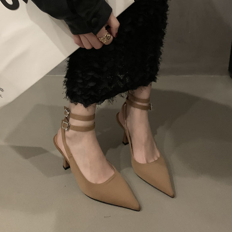 Chic Pointed Heels by Lidia Sek
